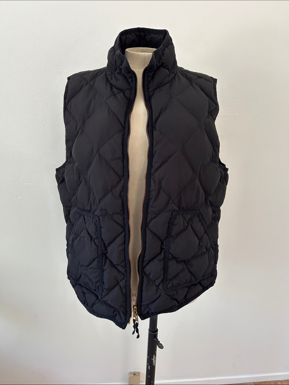 J.Crew Black Diamond-Quilted Puffer Vest, Size XL, Gold Zip, Excursion Style
